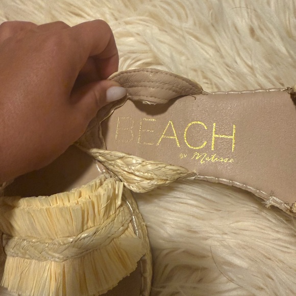 BEACH Raffia Sandals Size 7.5 - Picture 3 of 4